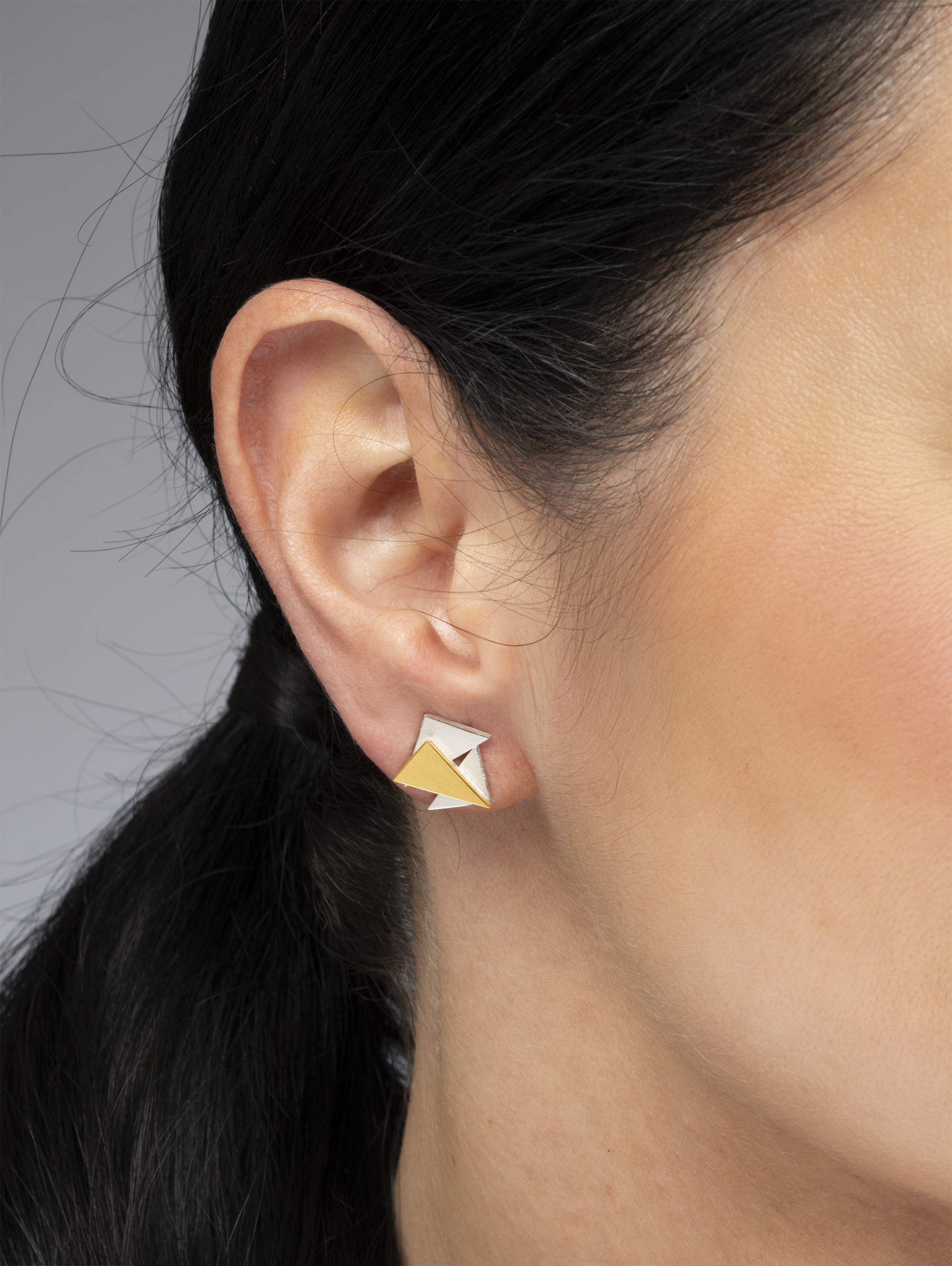 LESER Modelbild- Ohrstecker aus Silber und Gelbgold LESER Modelbild- Ohrstecker aus Silber und Gelbgold
