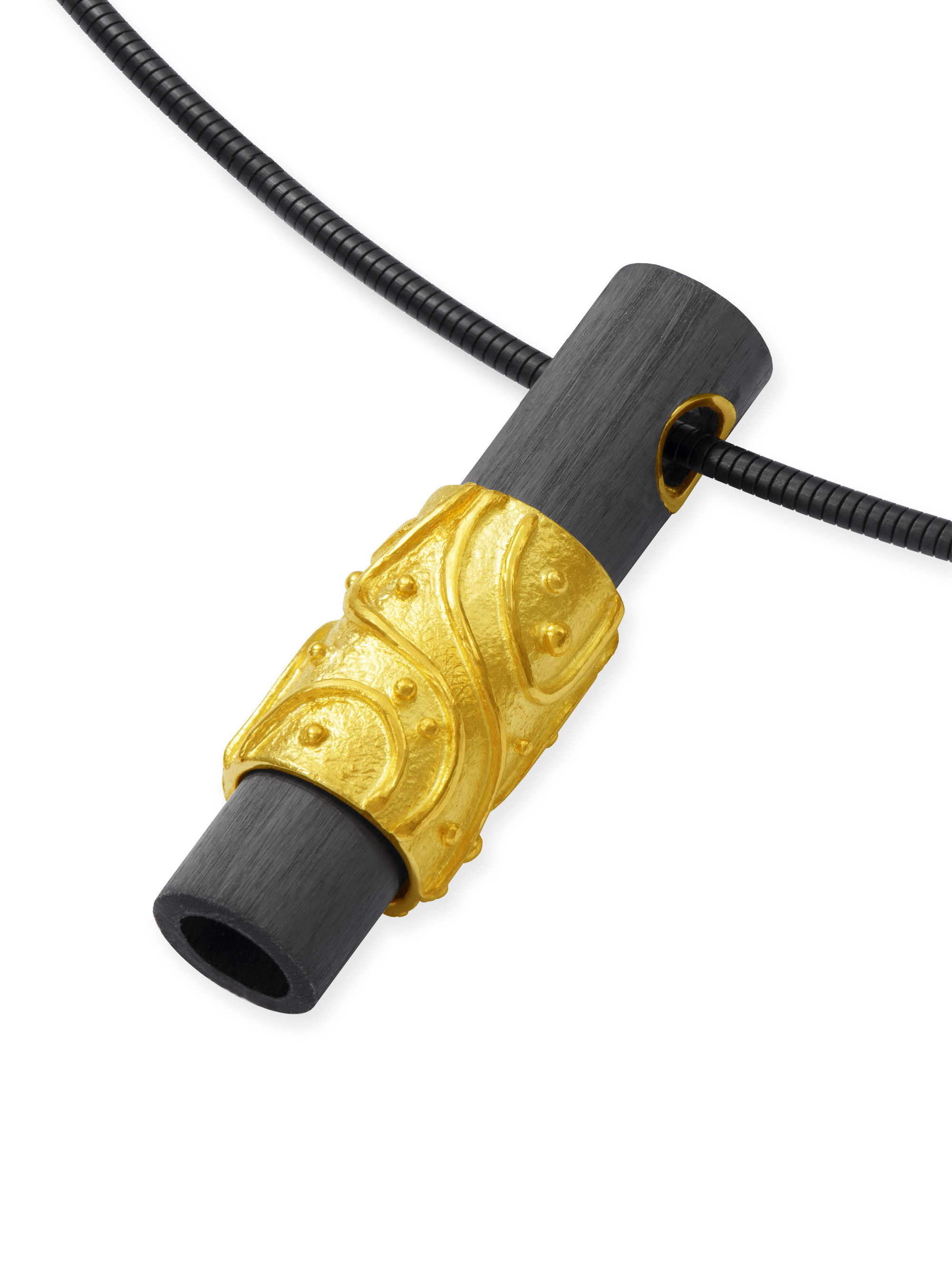 LESER Carbon-Anhaenger-Rolle-Welle-112452 aus Gelbgold LESER Carbon-Anhaenger-Rolle-Welle-112452 aus Gelbgold