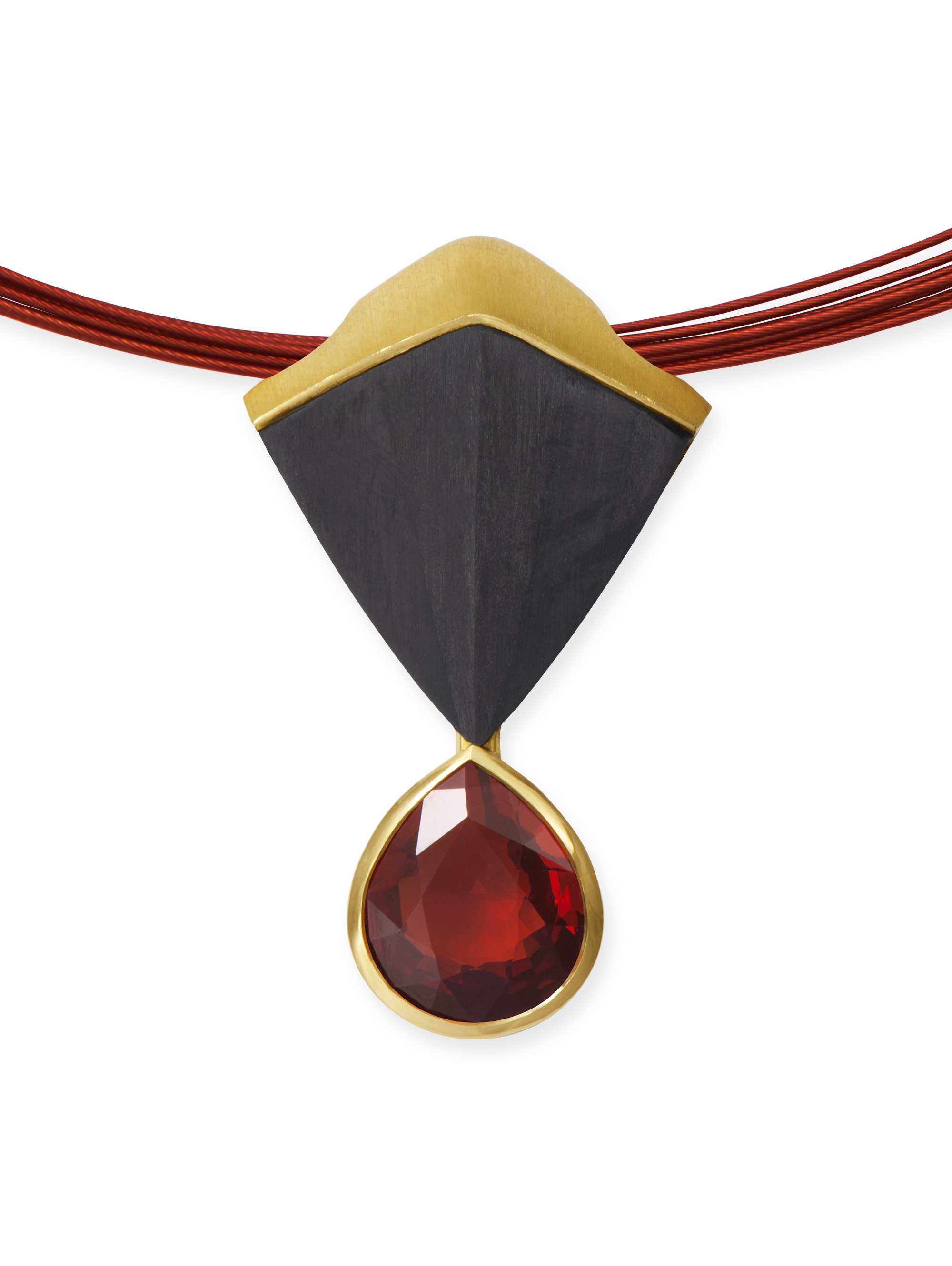 LESER Carbon-Anhaenger-112414 aus Gelbgold mit Granat LESER Carbon-Anhaenger-112414 aus Gelbgold mit Granat