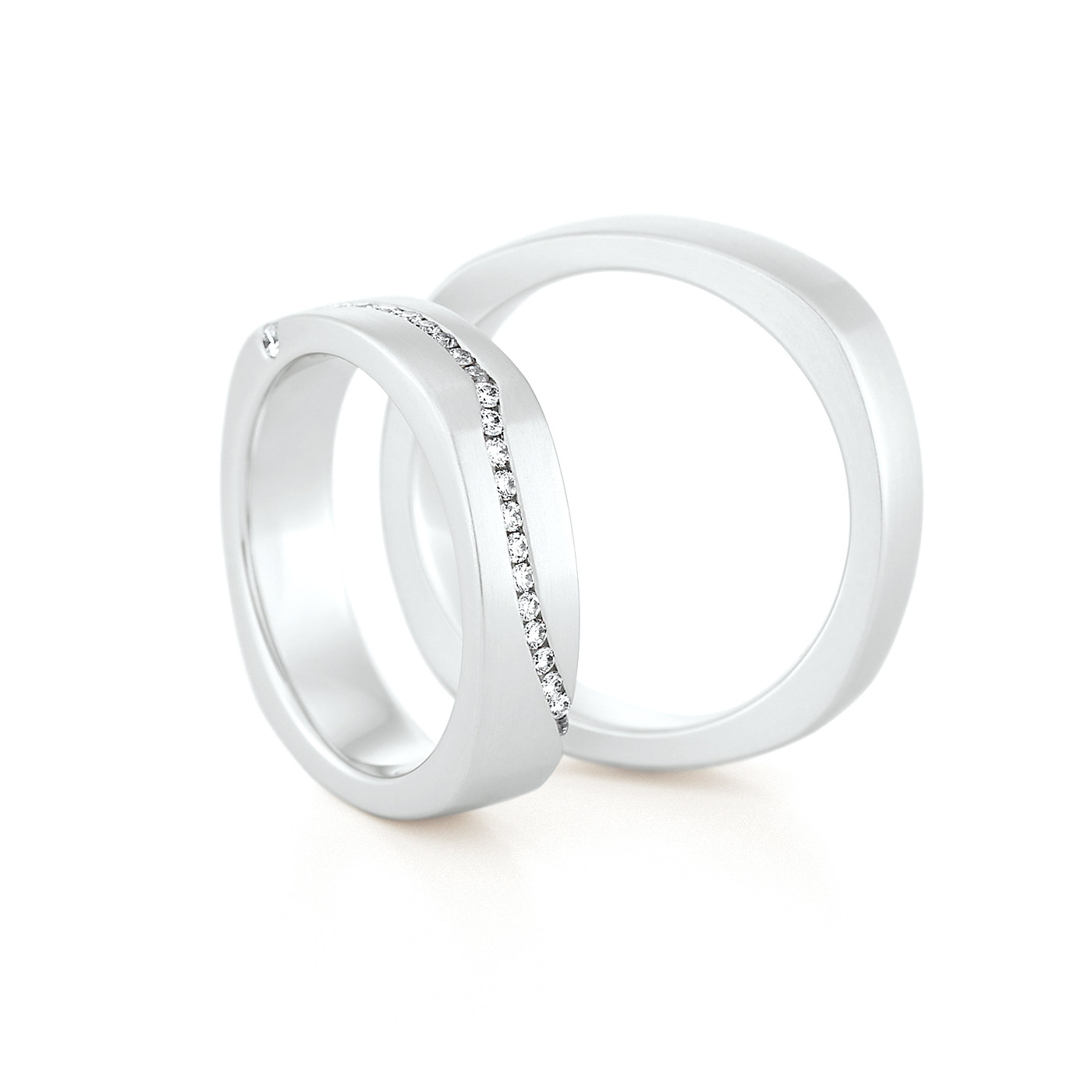 trauringe-1400x1400-246695-270944 Trauringe