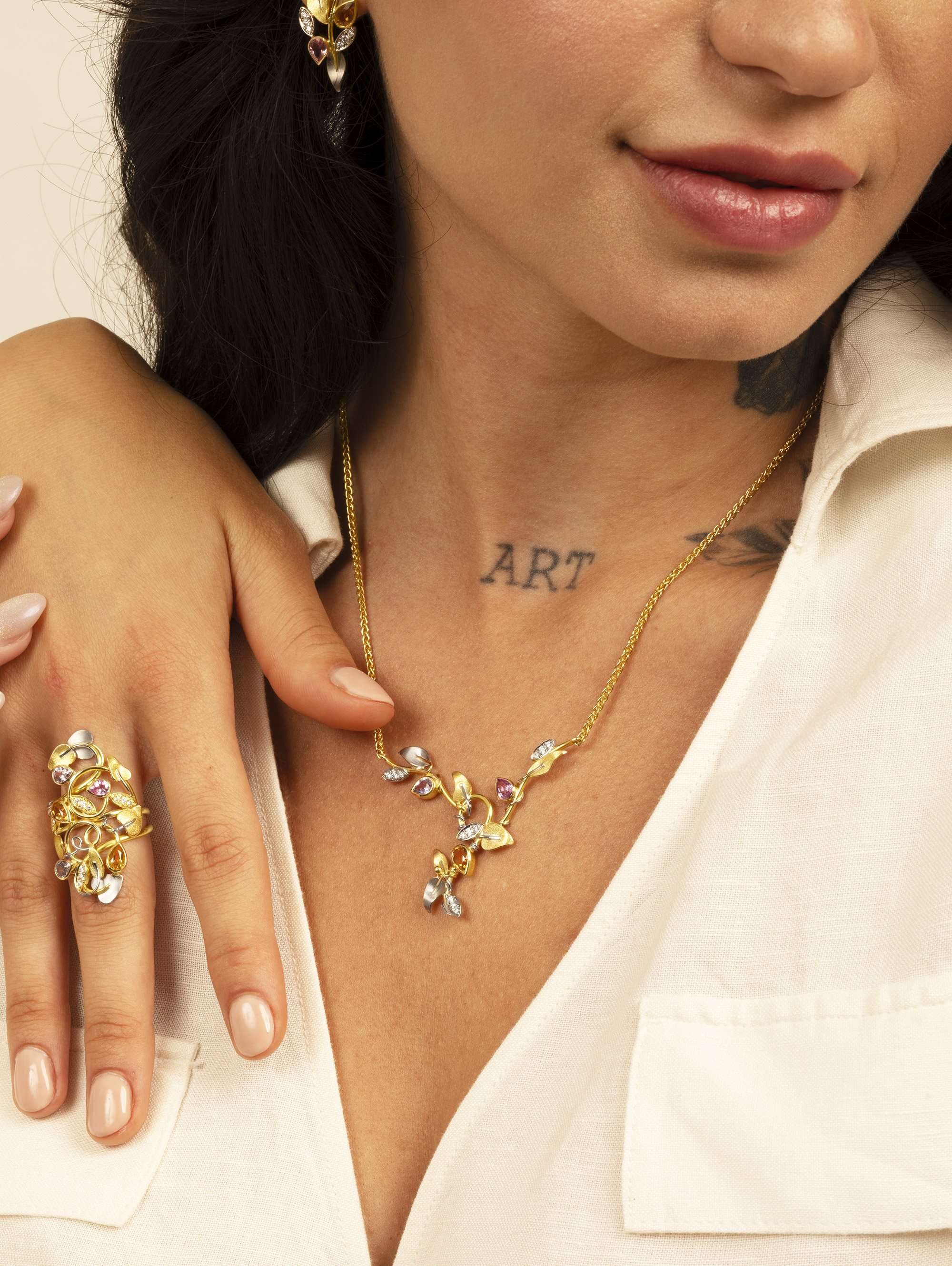 LESER Modelbild- Collier "Poesie" LESER Modelbild- Collier "Poesie"