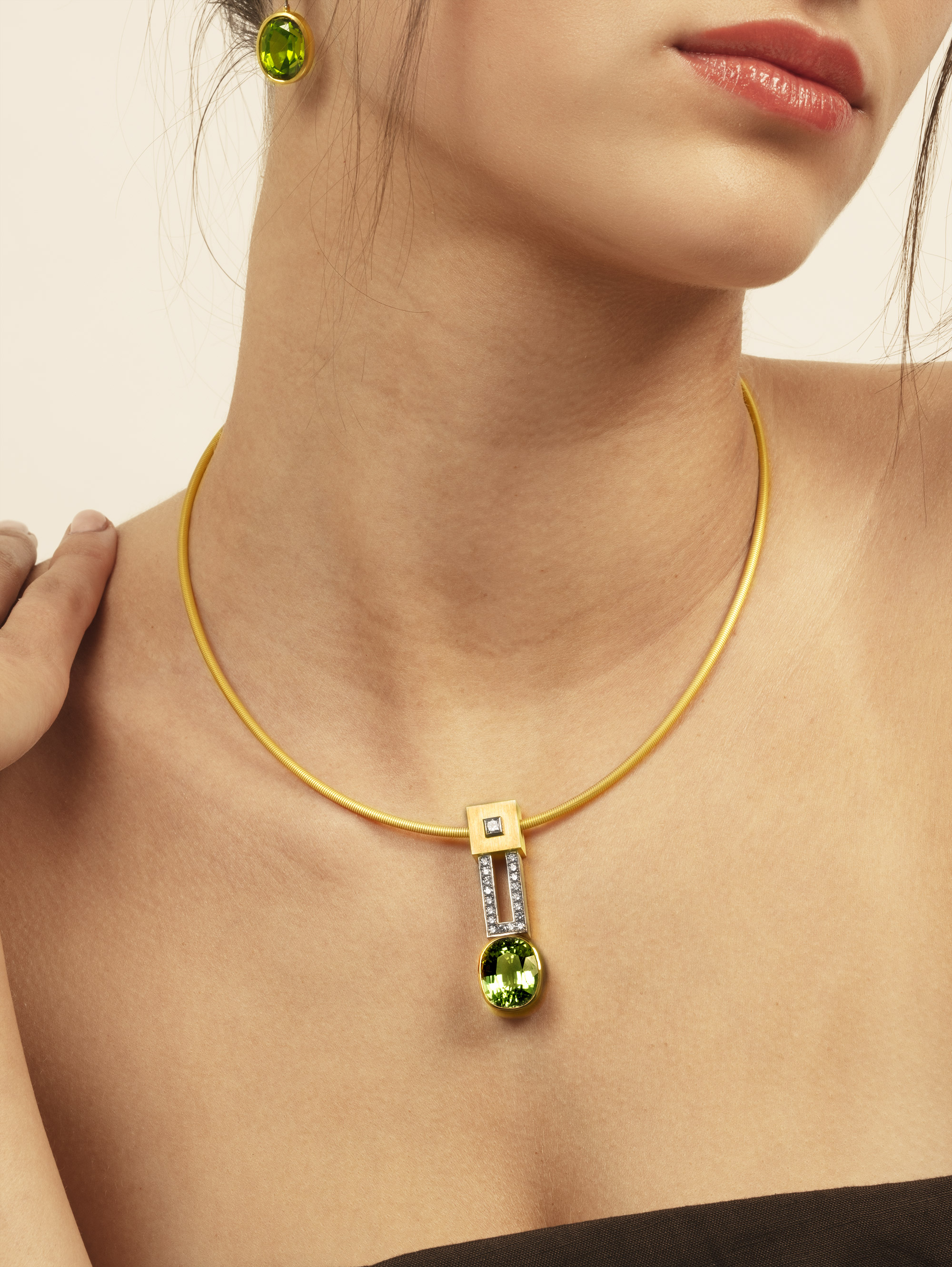LESER Modelbild- Anhänger mit Peridot