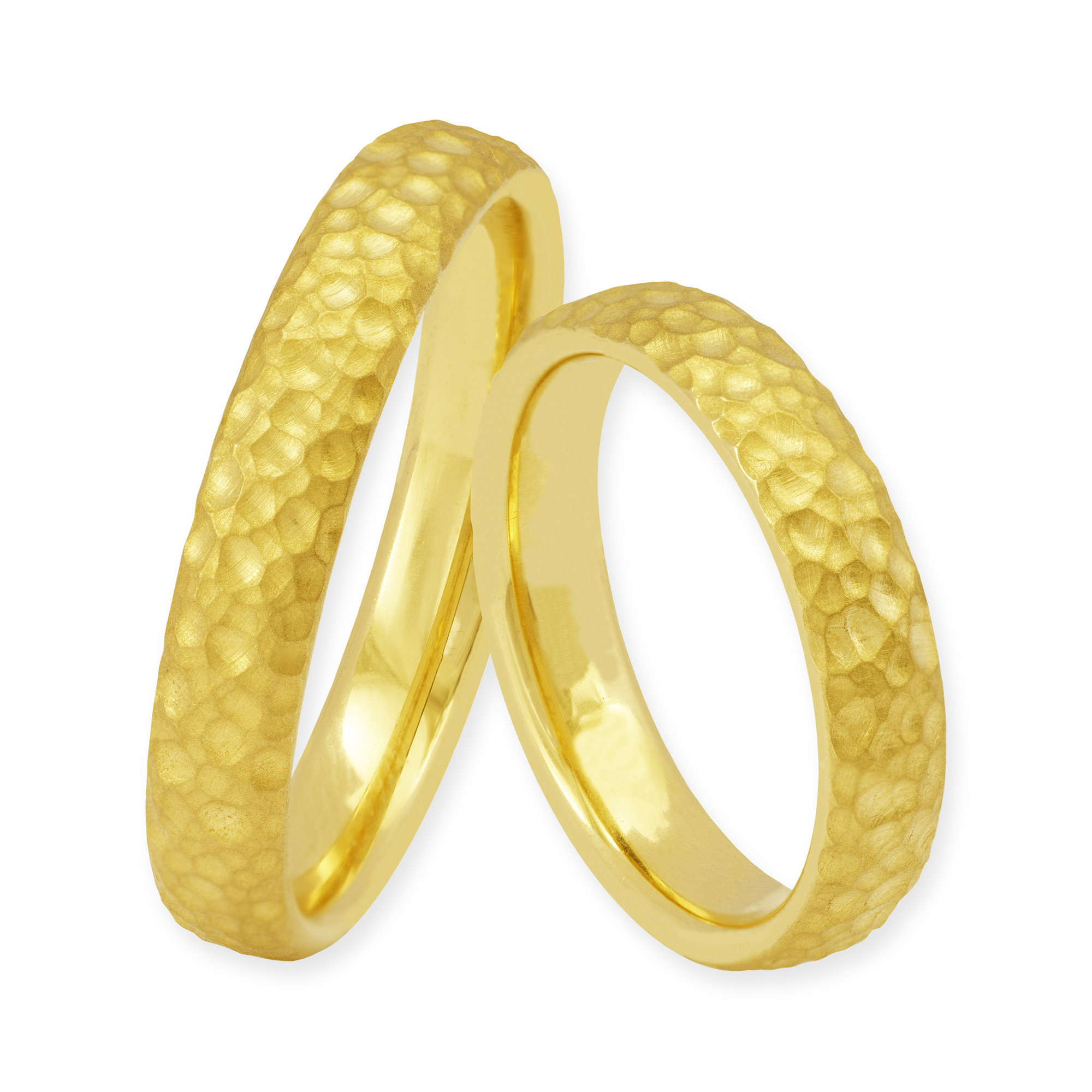 Trauringe von Goldschmiede LESER aus Gelbgold mit Hammerschlag Trauringe von Goldschmiede LESER aus Gelbgold mit Hammerschlag