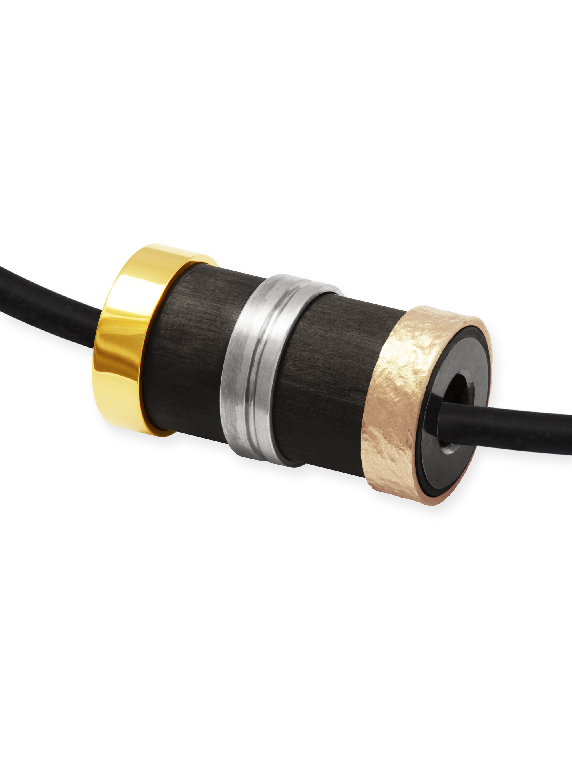 LESER Carbon-Anhaenger-Rolle-117242 aus Gelbgold, Weißgold und Roségold LESER Carbon-Anhaenger-Rolle-117242 aus Gelbgold, Weißgold und Roségold