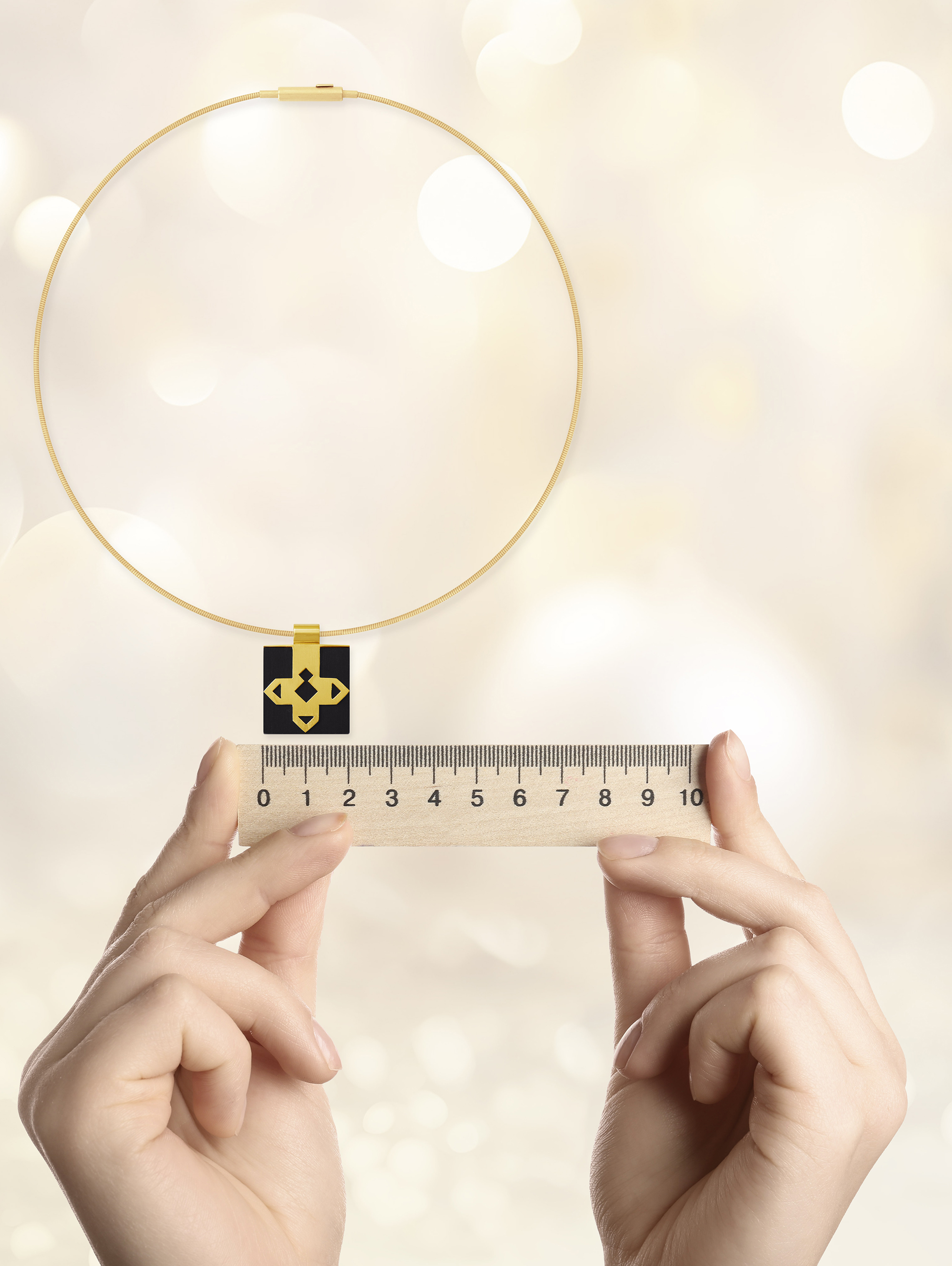 Schmuck mit Lineal -116371