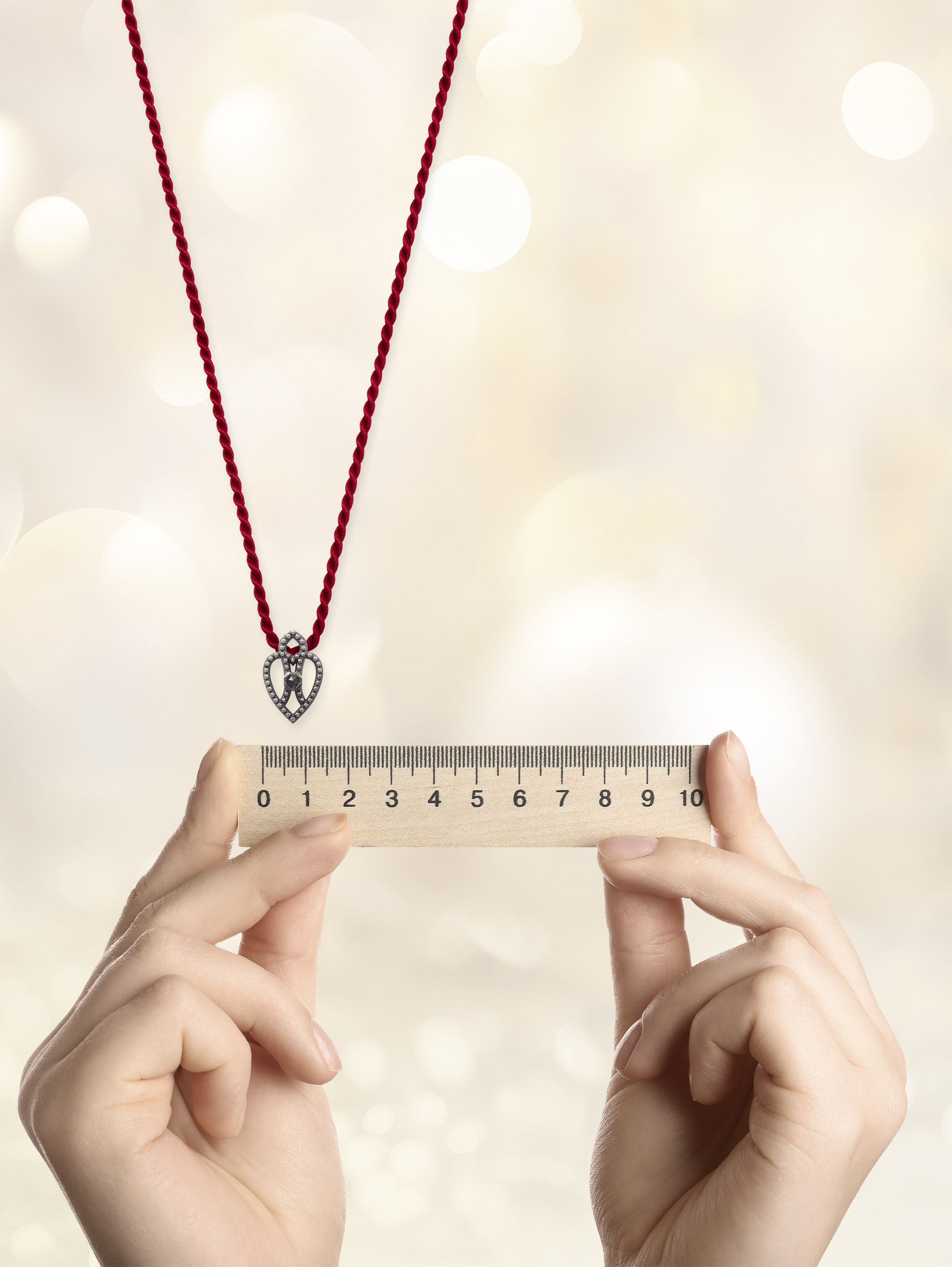 Schmuck mit Lineal -104556