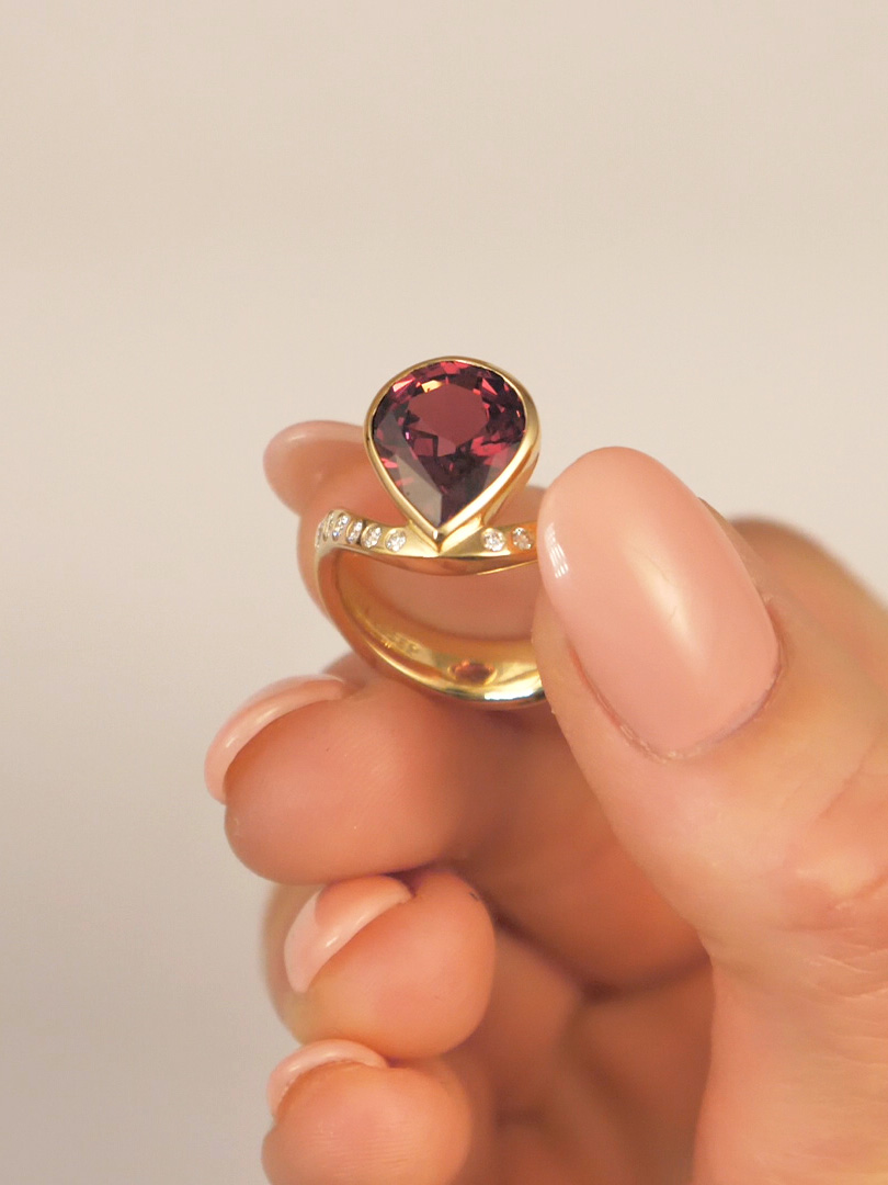 Ring mit Granat - UNIKAT