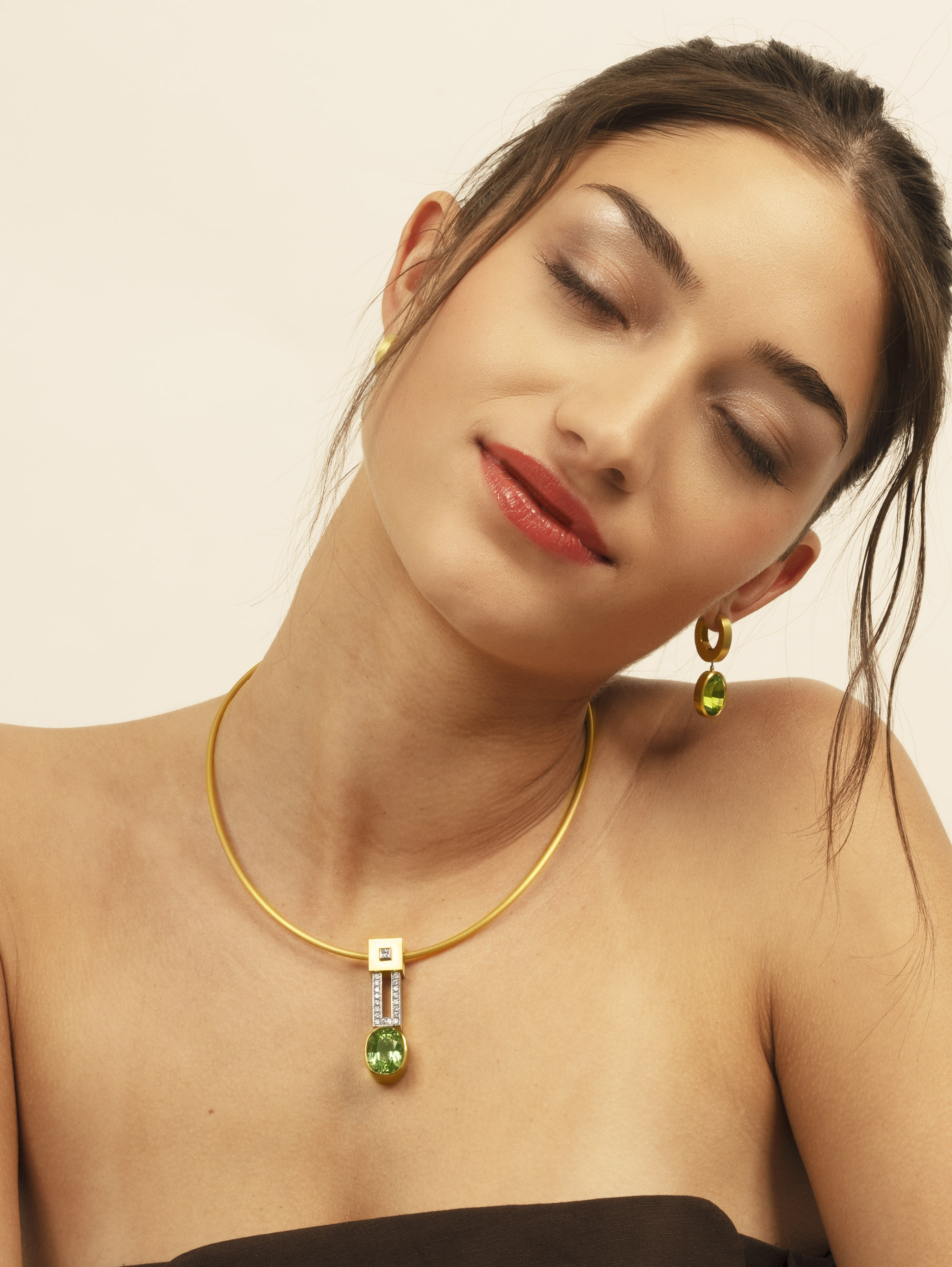 LESER Modelbild- Anhänger mit Peridot