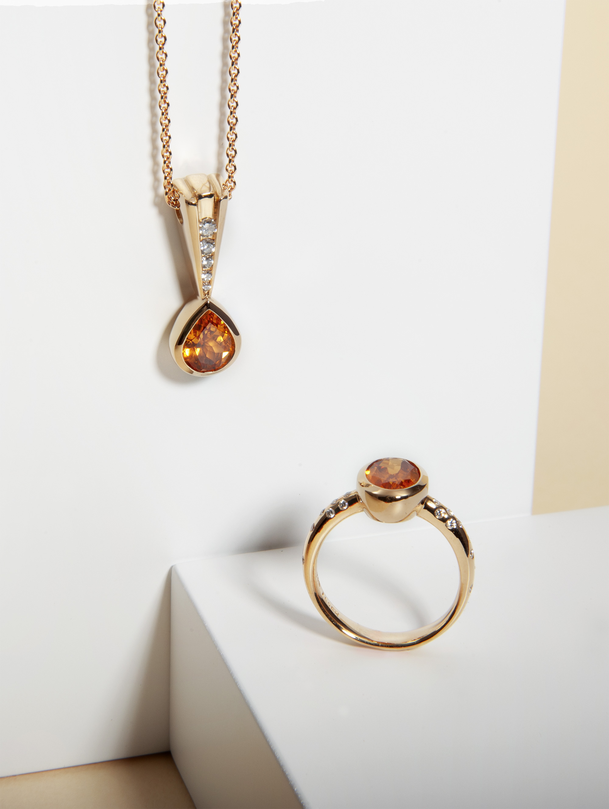 Deco-Anhaenger-Ring-117266-116995