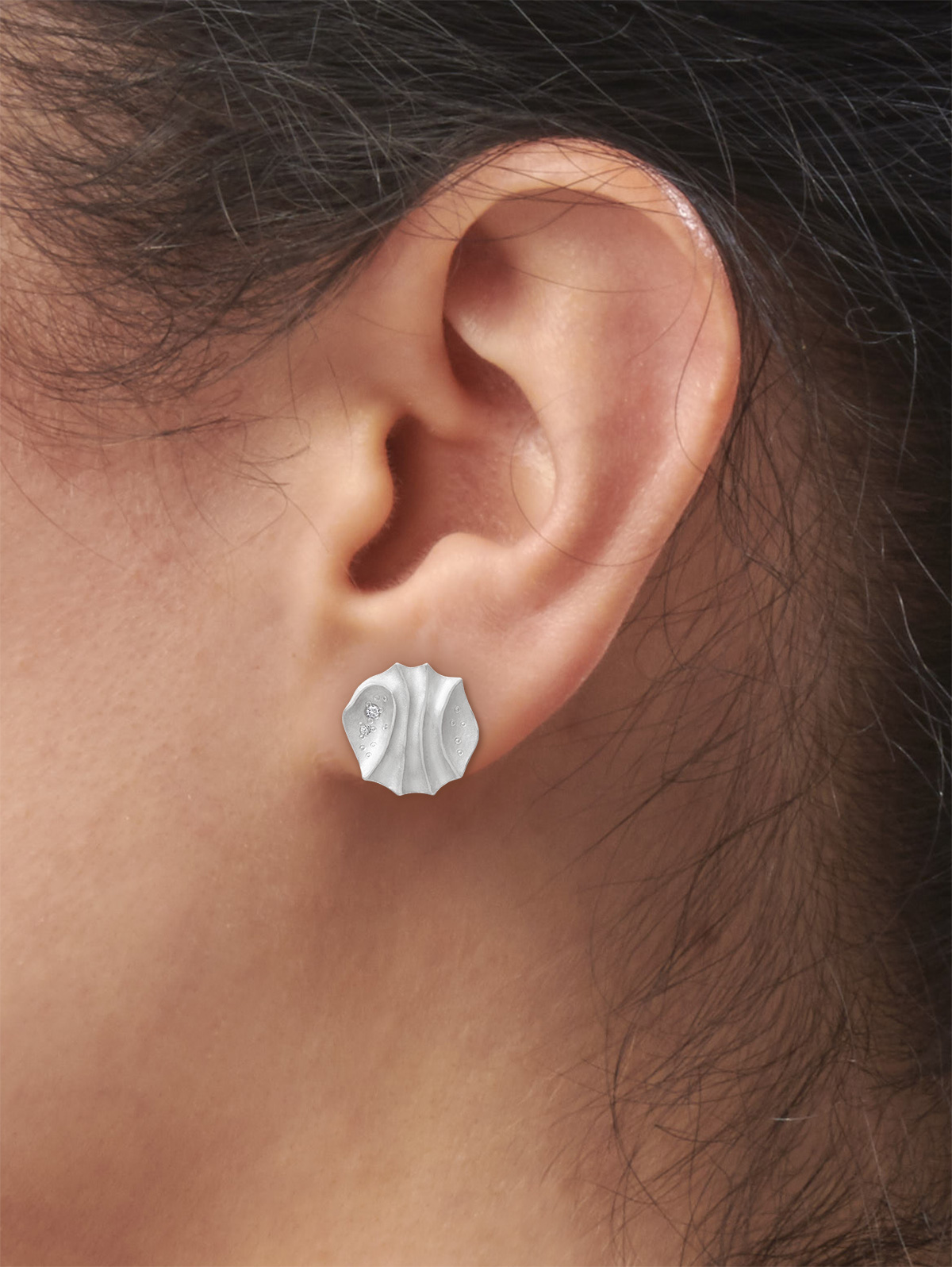 LESER Modelbild- Ohrringe-Weissgold-103873 LESER Modelbild- Ohrringe-Weissgold-103873