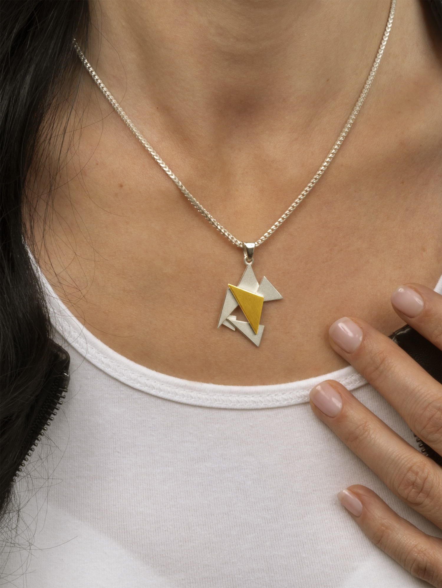LESER Modelbild- Anhänger aus Silber und Gelbgold LESER Modelbild- Anhänger aus Silber und Gelbgold