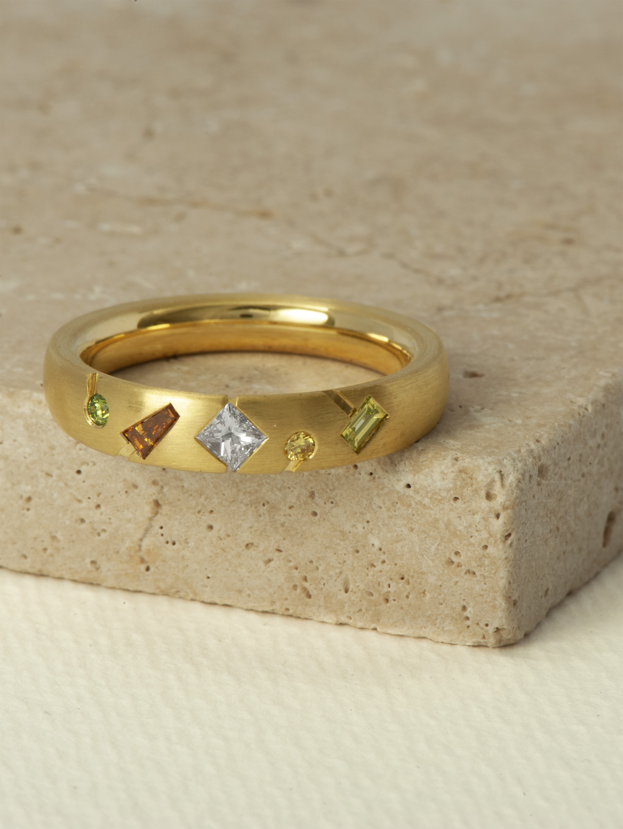 Ring mit Diamanten - UNIKAT