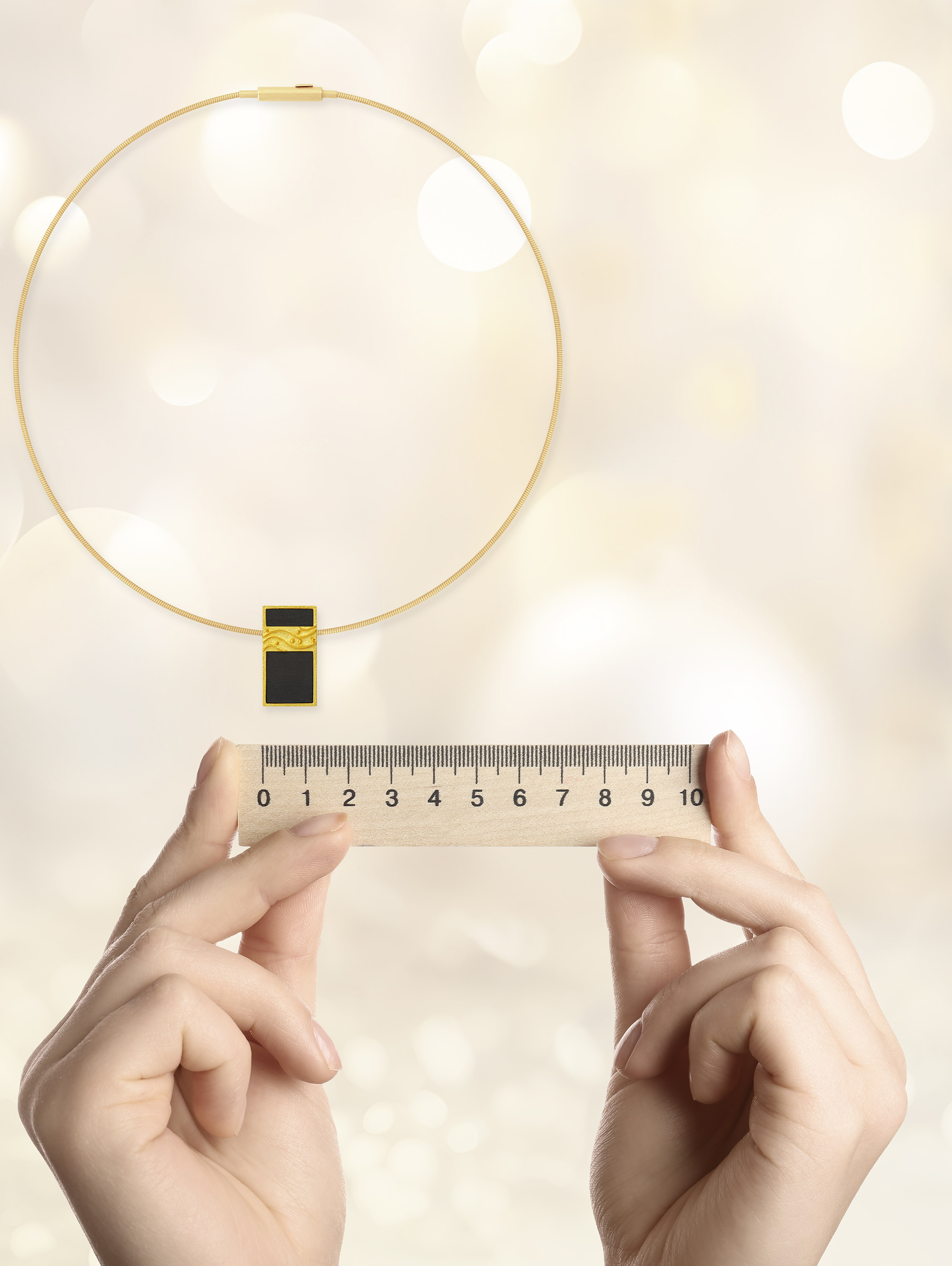 Schmuck mit Lineal -114484