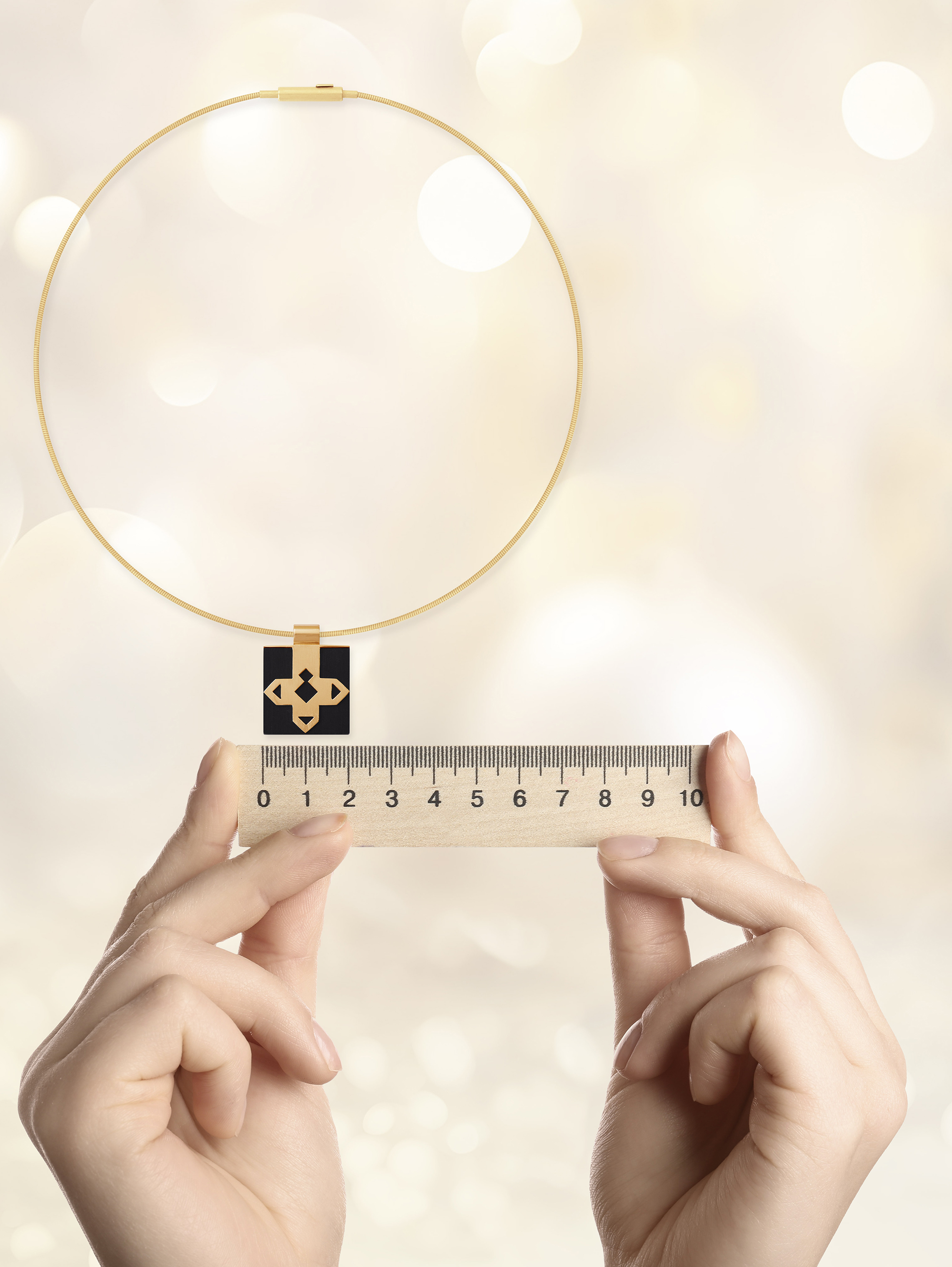 Schmuck mit Lineal -116258